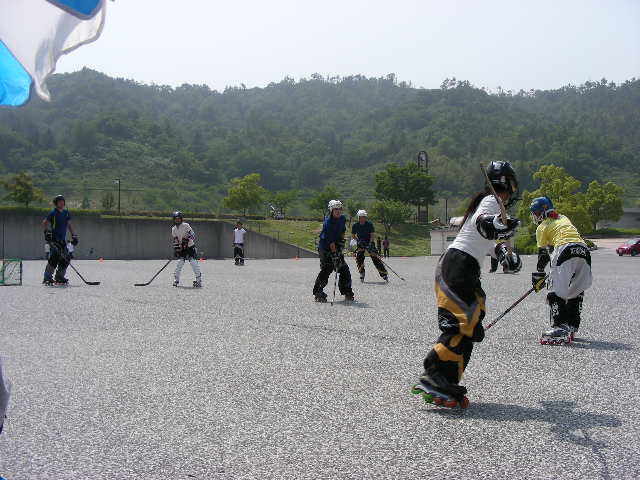 ���̉摜�̒��쌠��
Hiroshima Inline Hockey League(HIHL)�ɂ���܂��B�摜�f�[�^�̖��f�]�p�͌ł����f��\���グ�܂��B