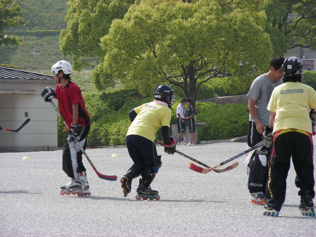 ���̉摜�̒��쌠��
Hiroshima Inline Hockey League(HIHL)�ɂ���܂��B�摜�f�[�^�̖��f�]�p�͌ł����f��\���グ�܂��B