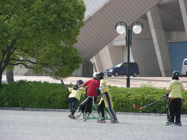 ���̉摜�̒��쌠��
Hiroshima Inline Hockey League(HIHL)�ɂ���܂��B�摜�f�[�^�̖��f�]�p�͌ł����f��\���グ�܂��B