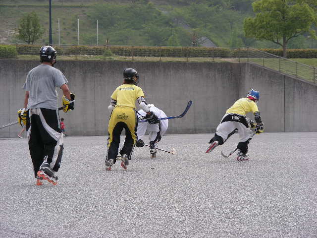 ���̉摜�̒��쌠��
Hiroshima Inline Hockey League(HIHL)�ɂ���܂��B�摜�f�[�^�̖��f�]�p�͌ł����f��\���グ�܂��B