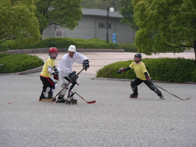 ���̉摜�̒��쌠��
Hiroshima Inline Hockey League(HIHL)�ɂ���܂��B�摜�f�[�^�̖��f�]�p�͌ł����f��\���グ�܂��B