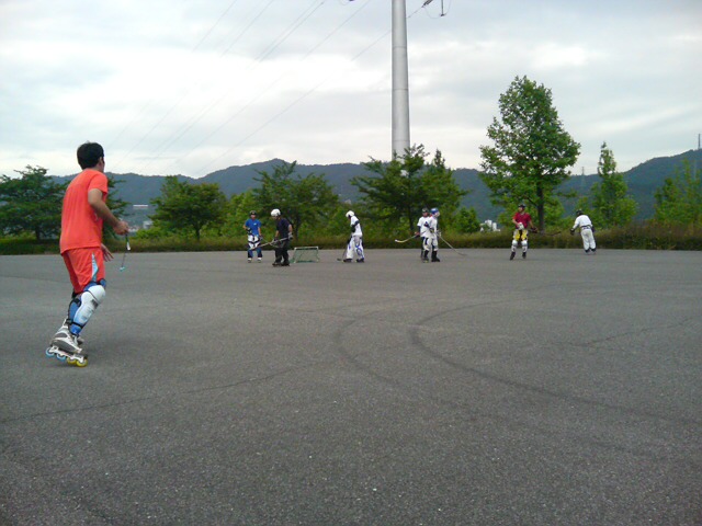 ���̉摜�̒��쌠��
Hiroshima Inline Hockey League(HIHL)�ɂ���܂��B�摜�f�[�^�̖��f�]�p�͌ł����f��\���グ�܂��B