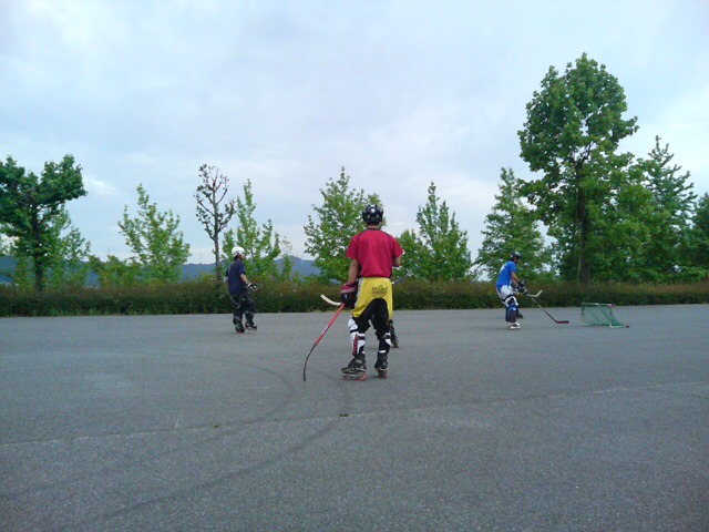 ���̉摜�̒��쌠��
Hiroshima Inline Hockey League(HIHL)�ɂ���܂��B�摜�f�[�^�̖��f�]�p�͌ł����f��\���グ�܂��B