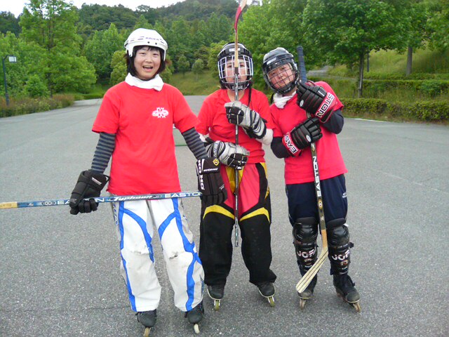 ���̉摜�̒��쌠��
Hiroshima Inline Hockey League(HIHL)�ɂ���܂��B�摜�f�[�^�̖��f�]�p�͌ł����f��\���グ�܂��B