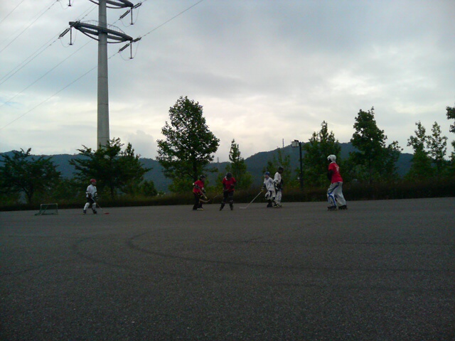 ���̉摜�̒��쌠��
Hiroshima Inline Hockey League(HIHL)�ɂ���܂��B�摜�f�[�^�̖��f�]�p�͌ł����f��\���グ�܂��B