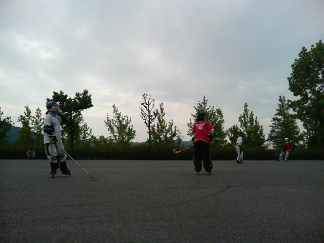 ���̉摜�̒��쌠��
Hiroshima Inline Hockey League(HIHL)�ɂ���܂��B�摜�f�[�^�̖��f�]�p�͌ł����f��\���グ�܂��B