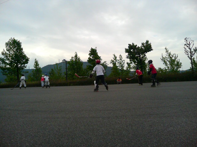 ���̉摜�̒��쌠��
Hiroshima Inline Hockey League(HIHL)�ɂ���܂��B�摜�f�[�^�̖��f�]�p�͌ł����f��\���グ�܂��B