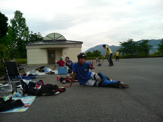 ���̉摜�̒��쌠��
Hiroshima Inline Hockey League(HIHL)�ɂ���܂��B�摜�f�[�^�̖��f�]�p�͌ł����f��\���グ�܂��B