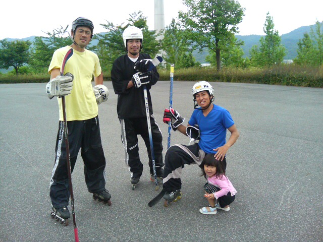 ���̉摜�̒��쌠��
Hiroshima Inline Hockey League(HIHL)�ɂ���܂��B�摜�f�[�^�̖��f�]�p�͌ł����f��\���グ�܂��B