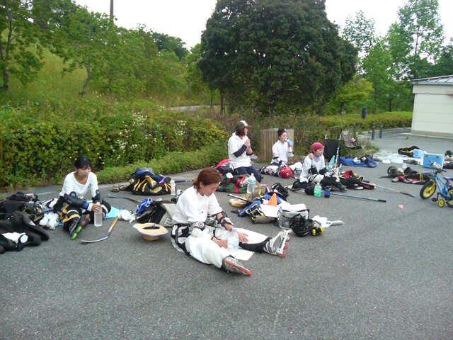 ���̉摜�̒��쌠��
Hiroshima Inline Hockey League(HIHL)�ɂ���܂��B�摜�f�[�^�̖��f�]�p�͌ł����f��\���グ�܂��B