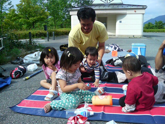 ���̉摜�̒��쌠��
Hiroshima Inline Hockey League(HIHL)�ɂ���܂��B�摜�f�[�^�̖��f�]�p�͌ł����f��\���グ�܂��B