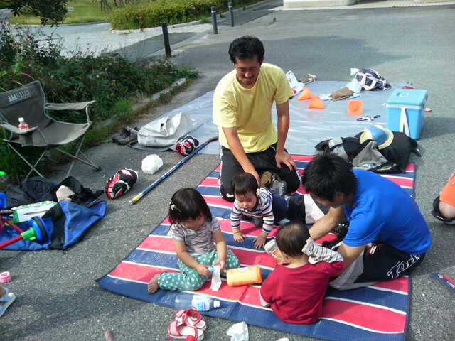 ���̉摜�̒��쌠��
Hiroshima Inline Hockey League(HIHL)�ɂ���܂��B�摜�f�[�^�̖��f�]�p�͌ł����f��\���グ�܂��B