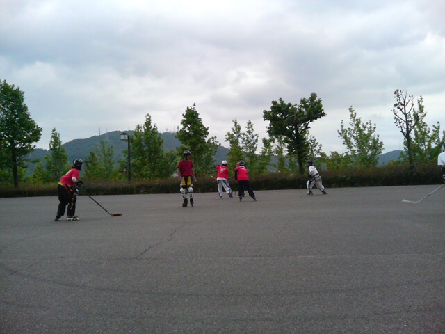 ���̉摜�̒��쌠��
Hiroshima Inline Hockey League(HIHL)�ɂ���܂��B�摜�f�[�^�̖��f�]�p�͌ł����f��\���グ�܂��B