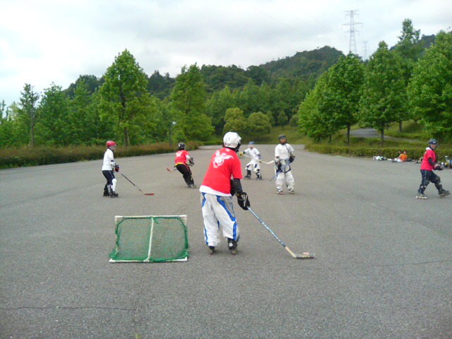 ���̉摜�̒��쌠��
Hiroshima Inline Hockey League(HIHL)�ɂ���܂��B�摜�f�[�^�̖��f�]�p�͌ł����f��\���グ�܂��B