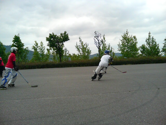 ���̉摜�̒��쌠��
Hiroshima Inline Hockey League(HIHL)�ɂ���܂��B�摜�f�[�^�̖��f�]�p�͌ł����f��\���グ�܂��B