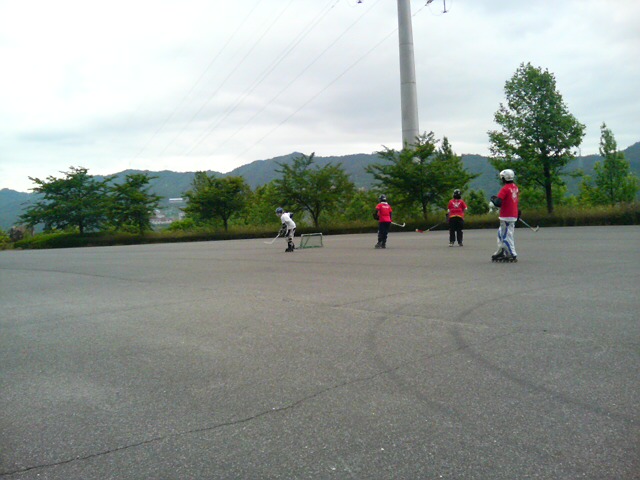 ���̉摜�̒��쌠��
Hiroshima Inline Hockey League(HIHL)�ɂ���܂��B�摜�f�[�^�̖��f�]�p�͌ł����f��\���グ�܂��B