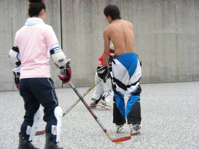���̉摜�̒��쌠��
Hiroshima Inline Hockey League(HIHL)�ɂ���܂��B�摜�f�[�^�̖��f�]�p�͌ł����f��\���グ�܂��B