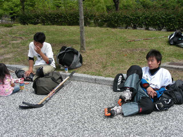 ���̉摜�̒��쌠��
Hiroshima Inline Hockey League(HIHL)�ɂ���܂��B�摜�f�[�^�̖��f�]�p�͌ł����f��\���グ�܂��B