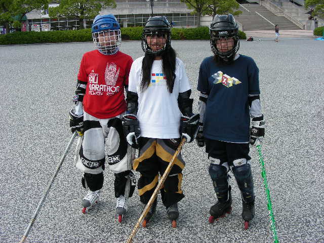 ���̉摜�̒��쌠��
Hiroshima Inline Hockey League(HIHL)�ɂ���܂��B�摜�f�[�^�̖��f�]�p�͌ł����f��\���グ�܂��B