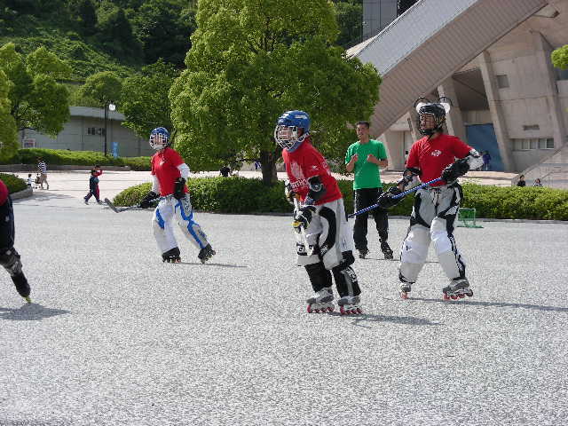 ���̉摜�̒��쌠��
Hiroshima Inline Hockey League(HIHL)�ɂ���܂��B�摜�f�[�^�̖��f�]�p�͌ł����f��\���グ�܂��B