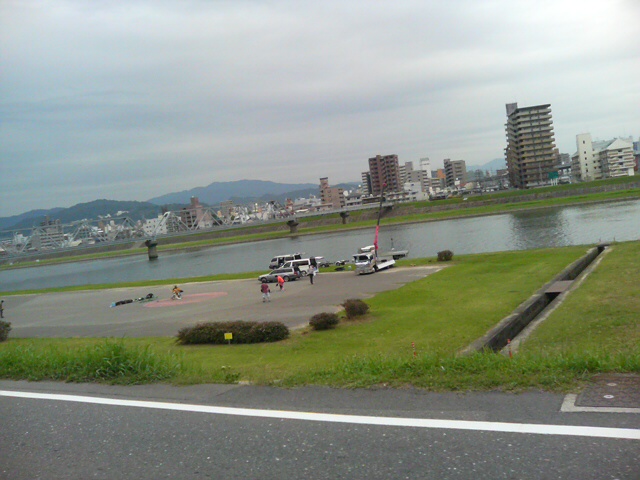 ���̉摜�̒��쌠��
Hiroshima Inline Hockey League(HIHL)�ɂ���܂��B�摜�f�[�^�̖��f�]�p�͌ł����f��\���グ�܂��B