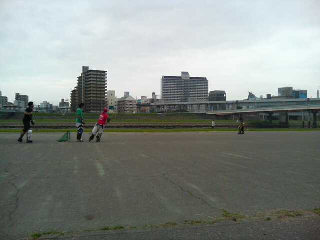 ���̉摜�̒��쌠��
Hiroshima Inline Hockey League(HIHL)�ɂ���܂��B�摜�f�[�^�̖��f�]�p�͌ł����f��\���グ�܂��B