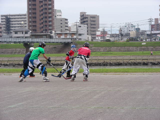 ���̉摜�̒��쌠��
Hiroshima Inline Hockey League(HIHL)�ɂ���܂��B�摜�f�[�^�̖��f�]�p�͌ł����f��\���グ�܂��B