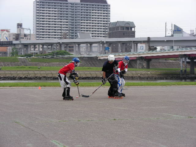 ���̉摜�̒��쌠��
Hiroshima Inline Hockey League(HIHL)�ɂ���܂��B�摜�f�[�^�̖��f�]�p�͌ł����f��\���グ�܂��B