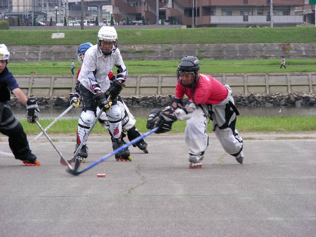 ���̉摜�̒��쌠��
Hiroshima Inline Hockey League(HIHL)�ɂ���܂��B�摜�f�[�^�̖��f�]�p�͌ł����f��\���グ�܂��B