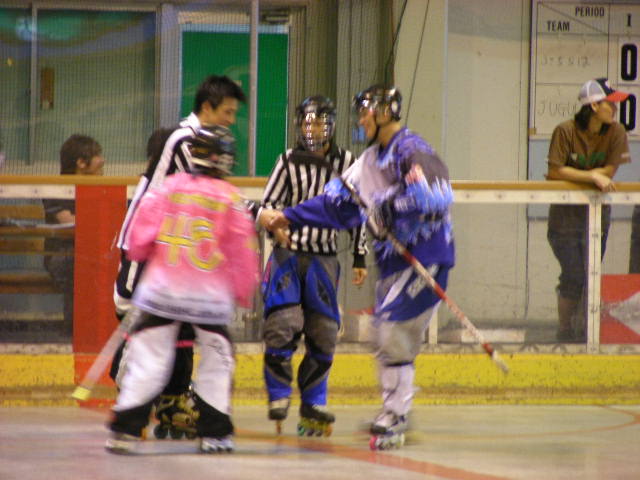 ���̉摜�̒��쌠��
Hiroshima Inline Hockey League(HIHL)�ɂ���܂��B�摜�f�[�^�̖��f�]�p�͌ł����f��\���グ�܂��B