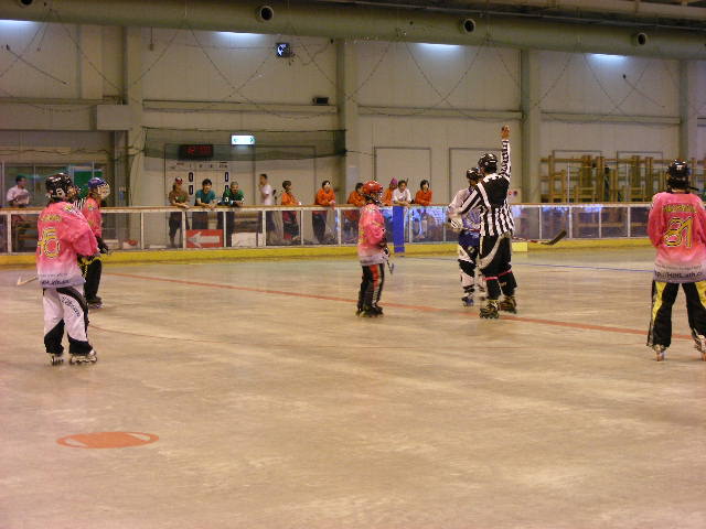 ���̉摜�̒��쌠��
Hiroshima Inline Hockey League(HIHL)�ɂ���܂��B�摜�f�[�^�̖��f�]�p�͌ł����f��\���グ�܂��B
