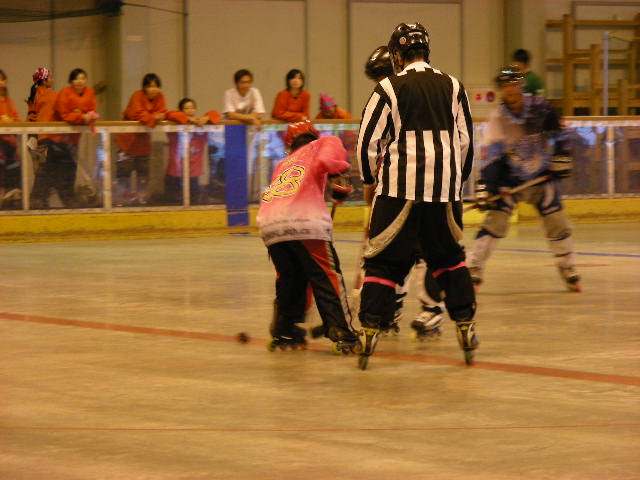 ���̉摜�̒��쌠��
Hiroshima Inline Hockey League(HIHL)�ɂ���܂��B�摜�f�[�^�̖��f�]�p�͌ł����f��\���グ�܂��B