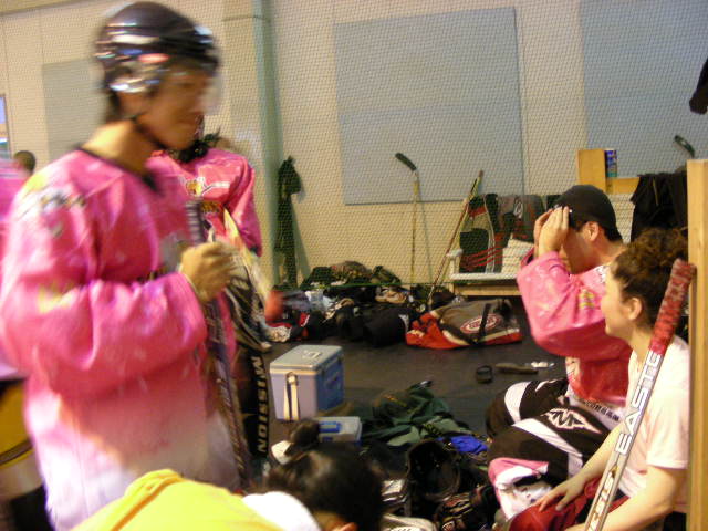 ���̉摜�̒��쌠��
Hiroshima Inline Hockey League(HIHL)�ɂ���܂��B�摜�f�[�^�̖��f�]�p�͌ł����f��\���グ�܂��B