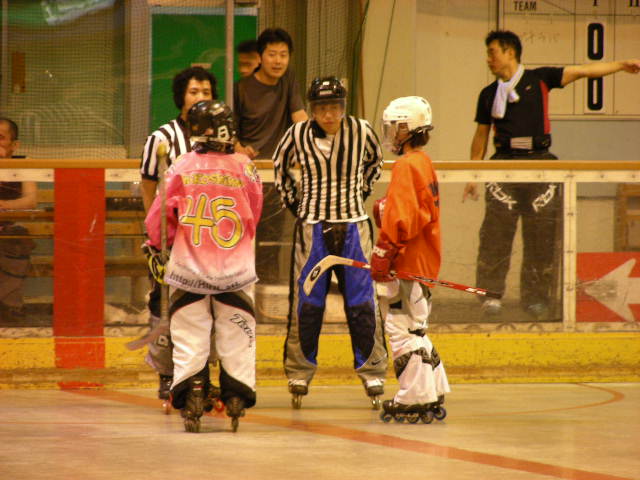 ���̉摜�̒��쌠��
Hiroshima Inline Hockey League(HIHL)�ɂ���܂��B�摜�f�[�^�̖��f�]�p�͌ł����f��\���グ�܂��B
