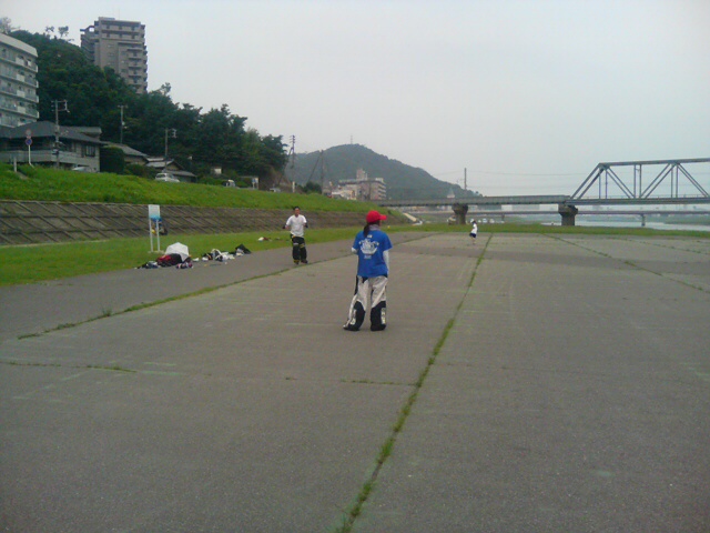 ���̉摜�̒��쌠��
Hiroshima Inline Hockey League(HIHL)�ɂ���܂��B�摜�f�[�^�̖��f�]�p�͌ł����f��\���グ�܂��B