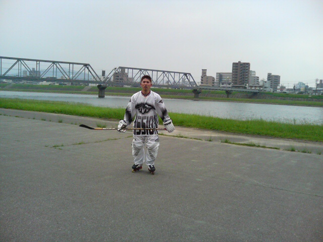 ���̉摜�̒��쌠��
Hiroshima Inline Hockey League(HIHL)�ɂ���܂��B�摜�f�[�^�̖��f�]�p�͌ł����f��\���グ�܂��B