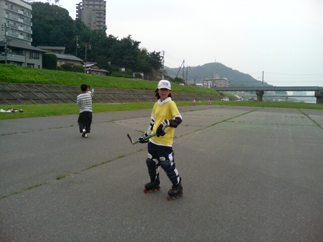 ���̉摜�̒��쌠��
Hiroshima Inline Hockey League(HIHL)�ɂ���܂��B�摜�f�[�^�̖��f�]�p�͌ł����f��\���グ�܂��B