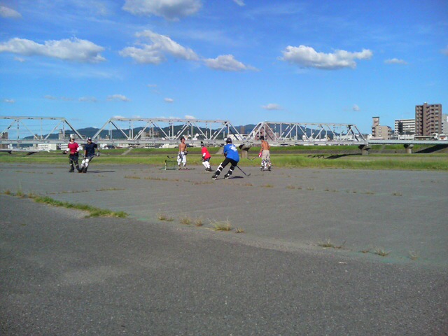 ���̉摜�̒��쌠��
Hiroshima Inline Hockey League(HIHL)�ɂ���܂��B�摜�f�[�^�̖��f�]�p�͌ł����f��\���グ�܂��B