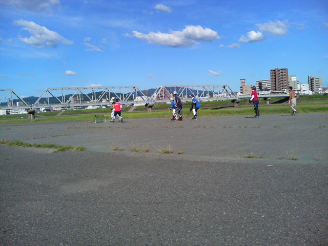 ���̉摜�̒��쌠��
Hiroshima Inline Hockey League(HIHL)�ɂ���܂��B�摜�f�[�^�̖��f�]�p�͌ł����f��\���グ�܂��B