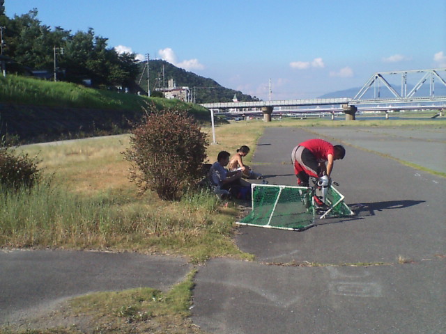 ���̉摜�̒��쌠��
Hiroshima Inline Hockey League(HIHL)�ɂ���܂��B�摜�f�[�^�̖��f�]�p�͌ł����f��\���グ�܂��B