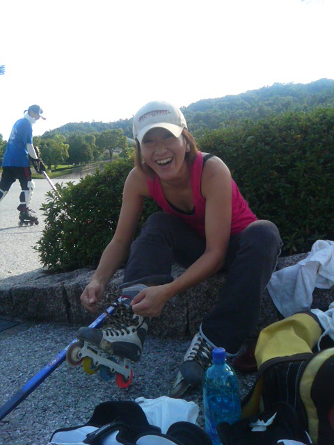 ���̉摜�̒��쌠��
Hiroshima Inline Hockey League(HIHL)�ɂ���܂��B�摜�f�[�^�̖��f�]�p�͌ł����f��\���グ�܂��B