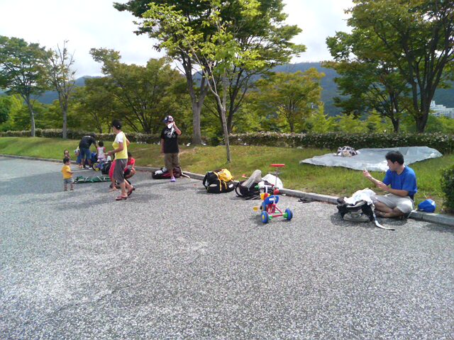 ���̉摜�̒��쌠��
Hiroshima Inline Hockey League(HIHL)�ɂ���܂��B�摜�f�[�^�̖��f�]�p�͌ł����f��\���グ�܂��B