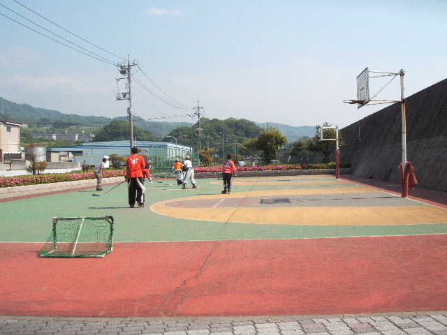 ���̉摜�̒��쌠��
Hiroshima Inline Hockey League(HIHL)�ɂ���܂��B�摜�f�[�^�̖��f�]�p�͌ł����f��\���グ�܂��B