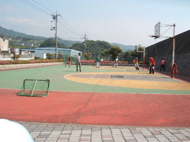 ���̉摜�̒��쌠��
Hiroshima Inline Hockey League(HIHL)�ɂ���܂��B�摜�f�[�^�̖��f�]�p�͌ł����f��\���グ�܂��B